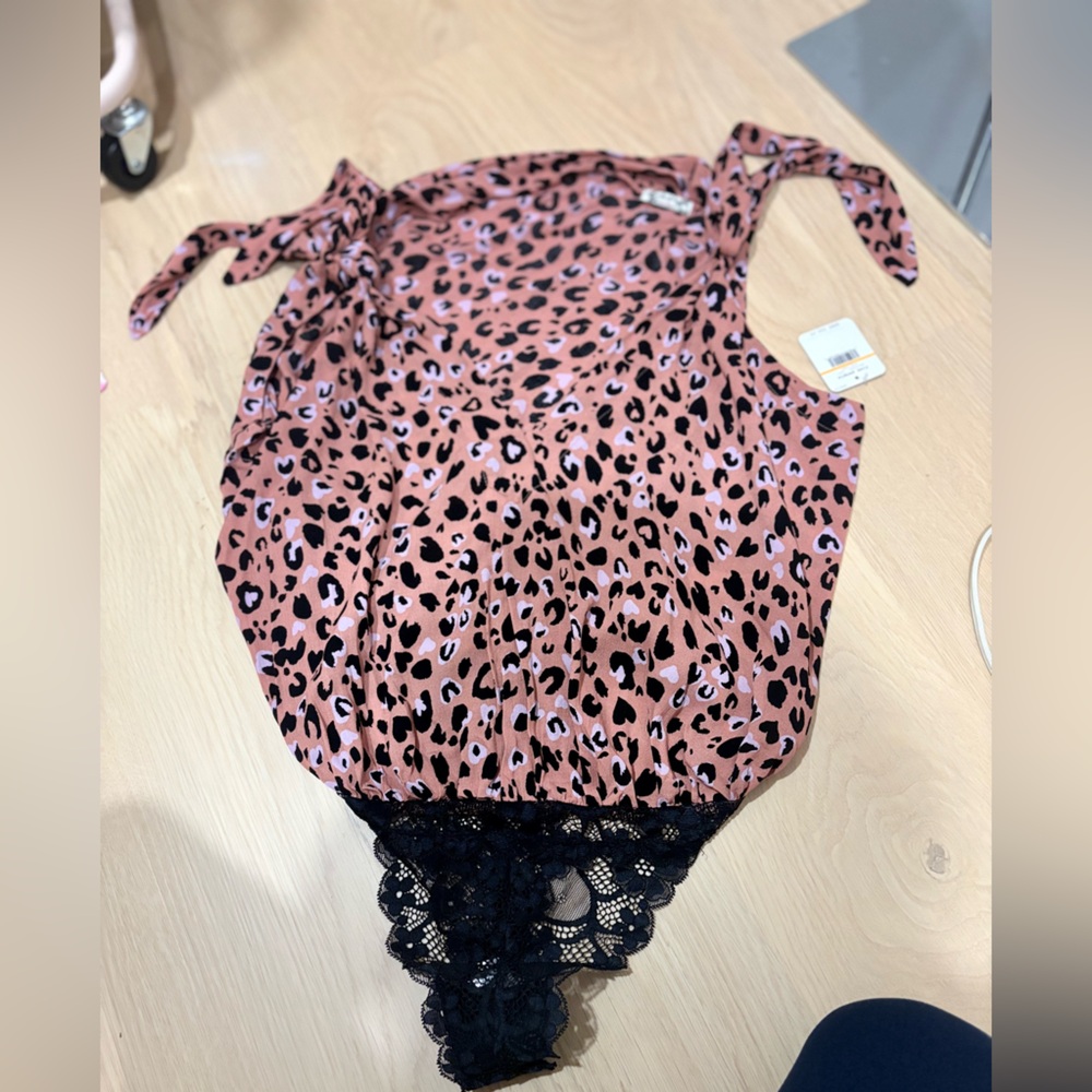 NWT Free People Pink Leopard Print Top - Picture 3 of 11